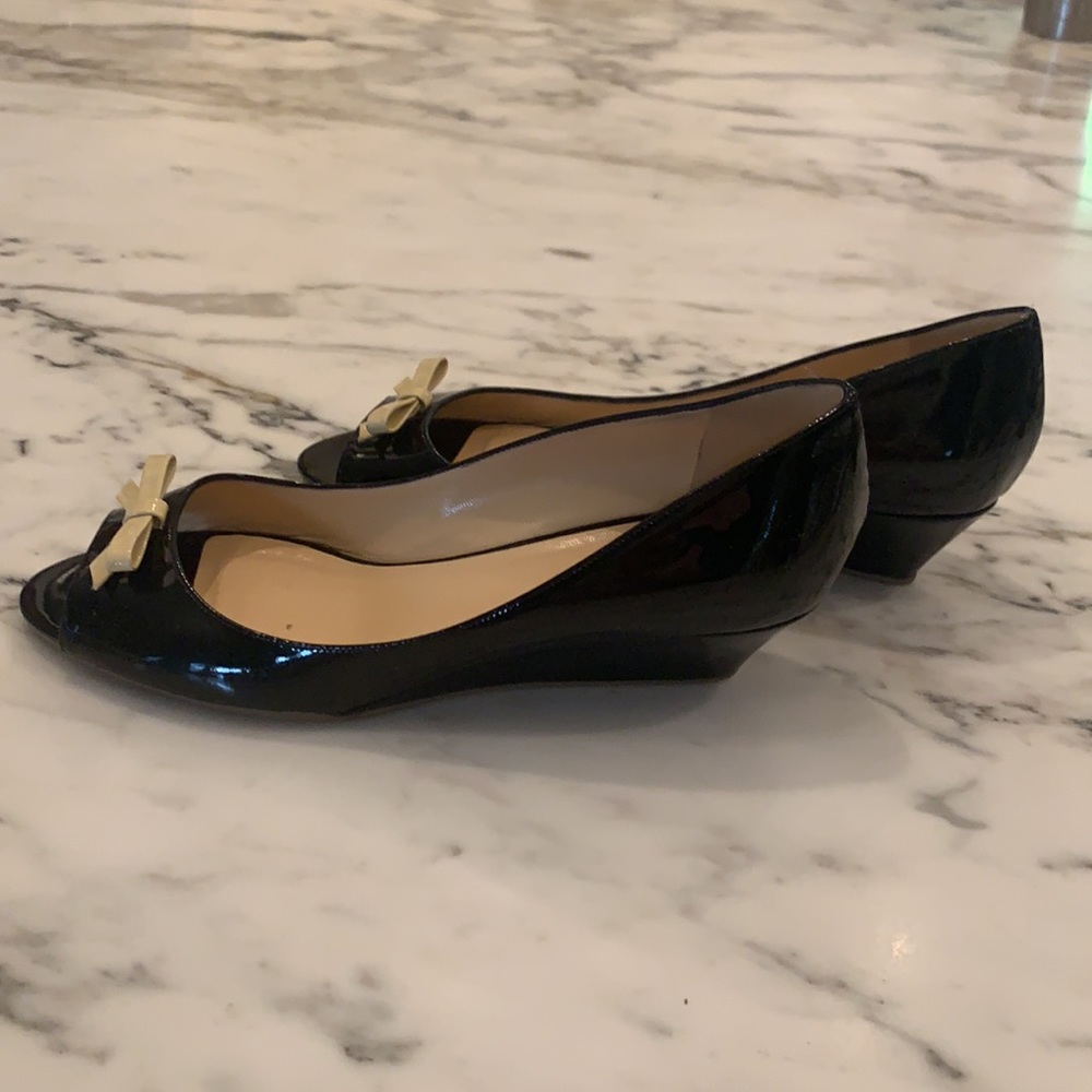 KATE SPADE NY Black Patent Peep Toe Bow Wedges - Picture 3 of 7
